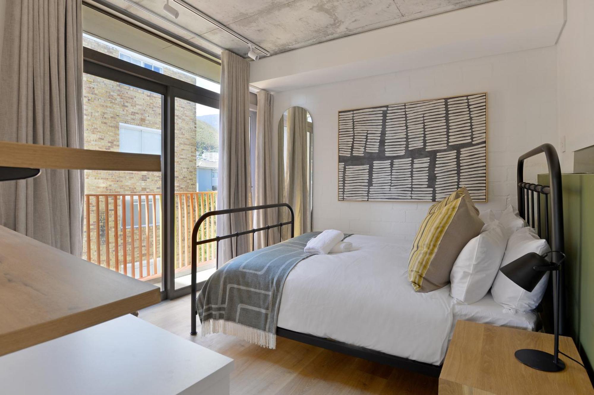 Sixonn By Fluent - Serviced Apartments Cape Town Room photo