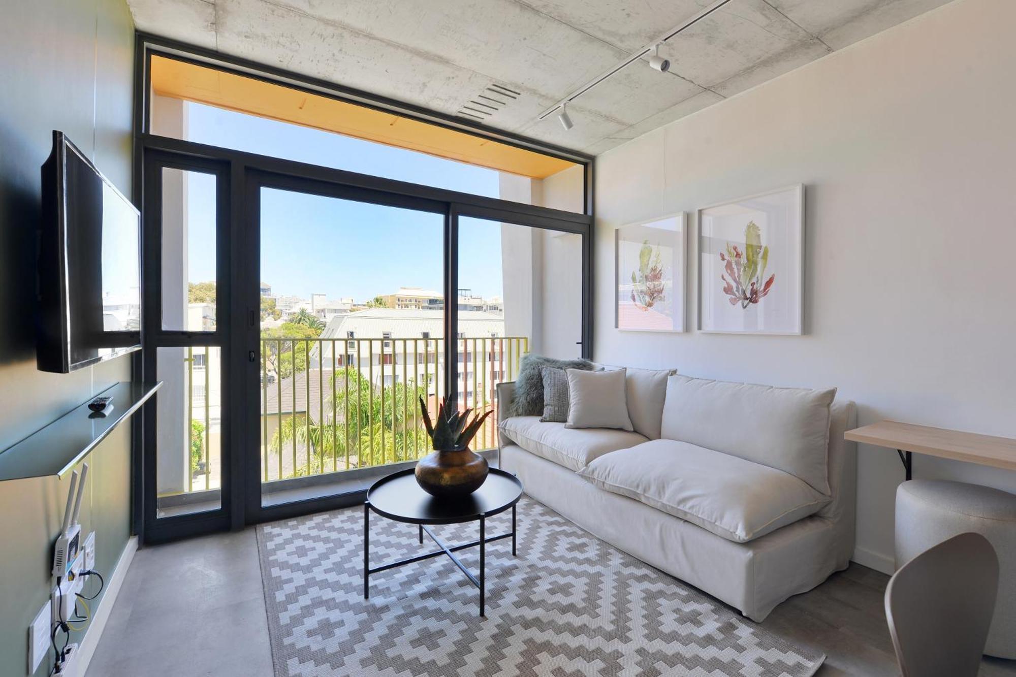 Sixonn By Fluent - Serviced Apartments Cape Town Room photo