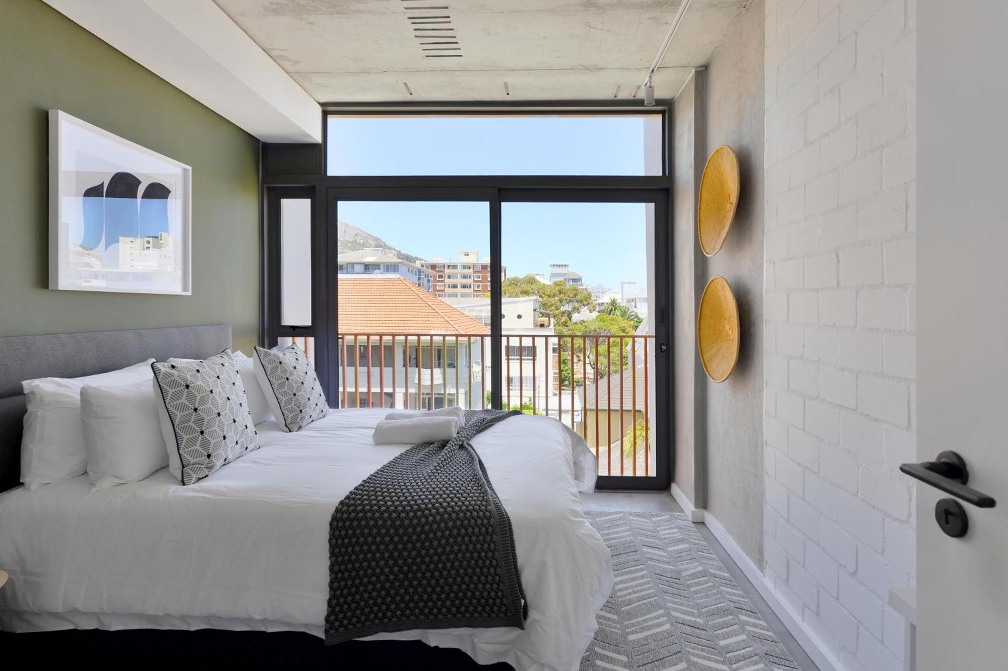 Sixonn By Fluent - Serviced Apartments Cape Town Room photo