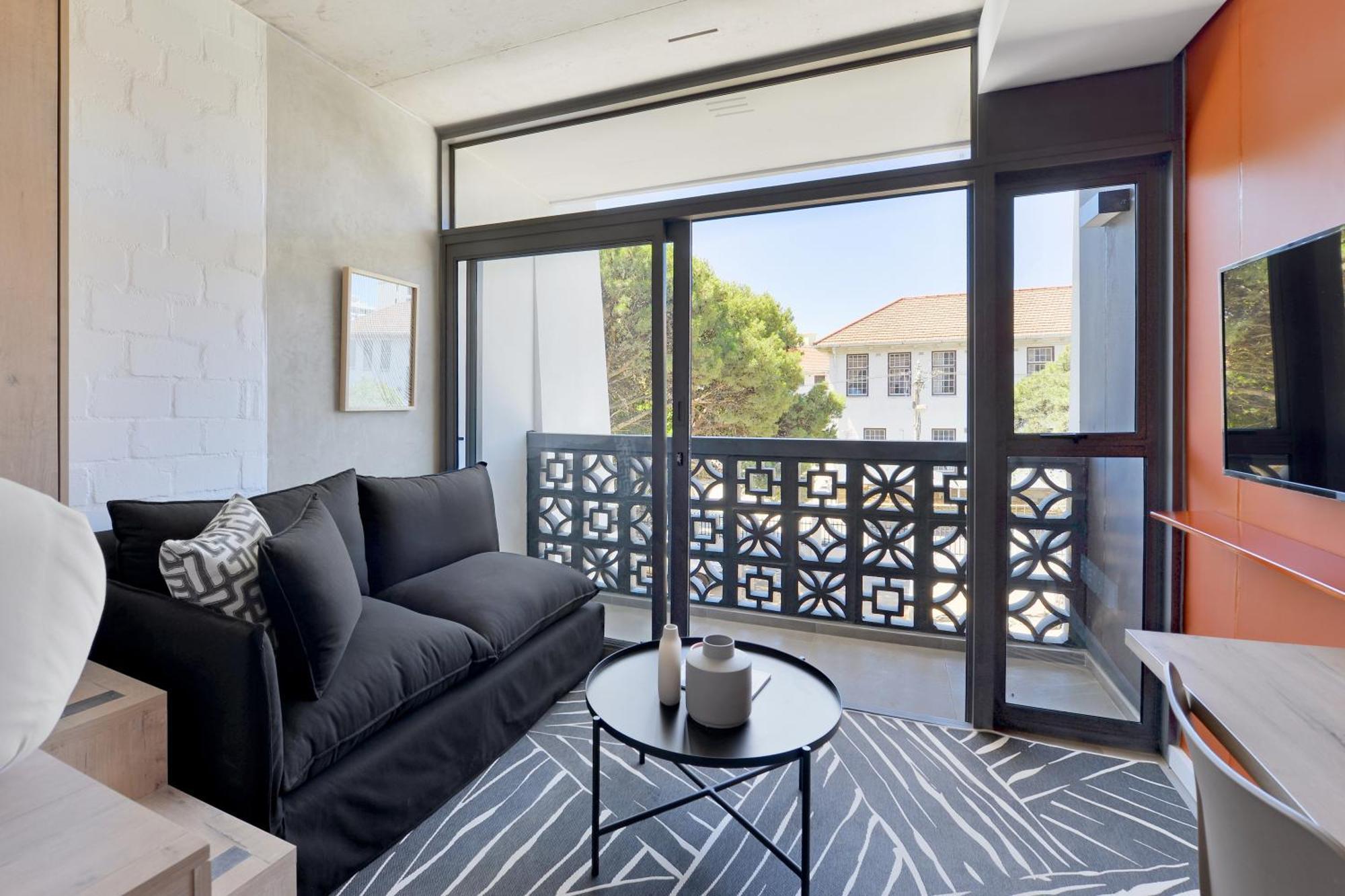 Sixonn By Fluent - Serviced Apartments Cape Town Room photo