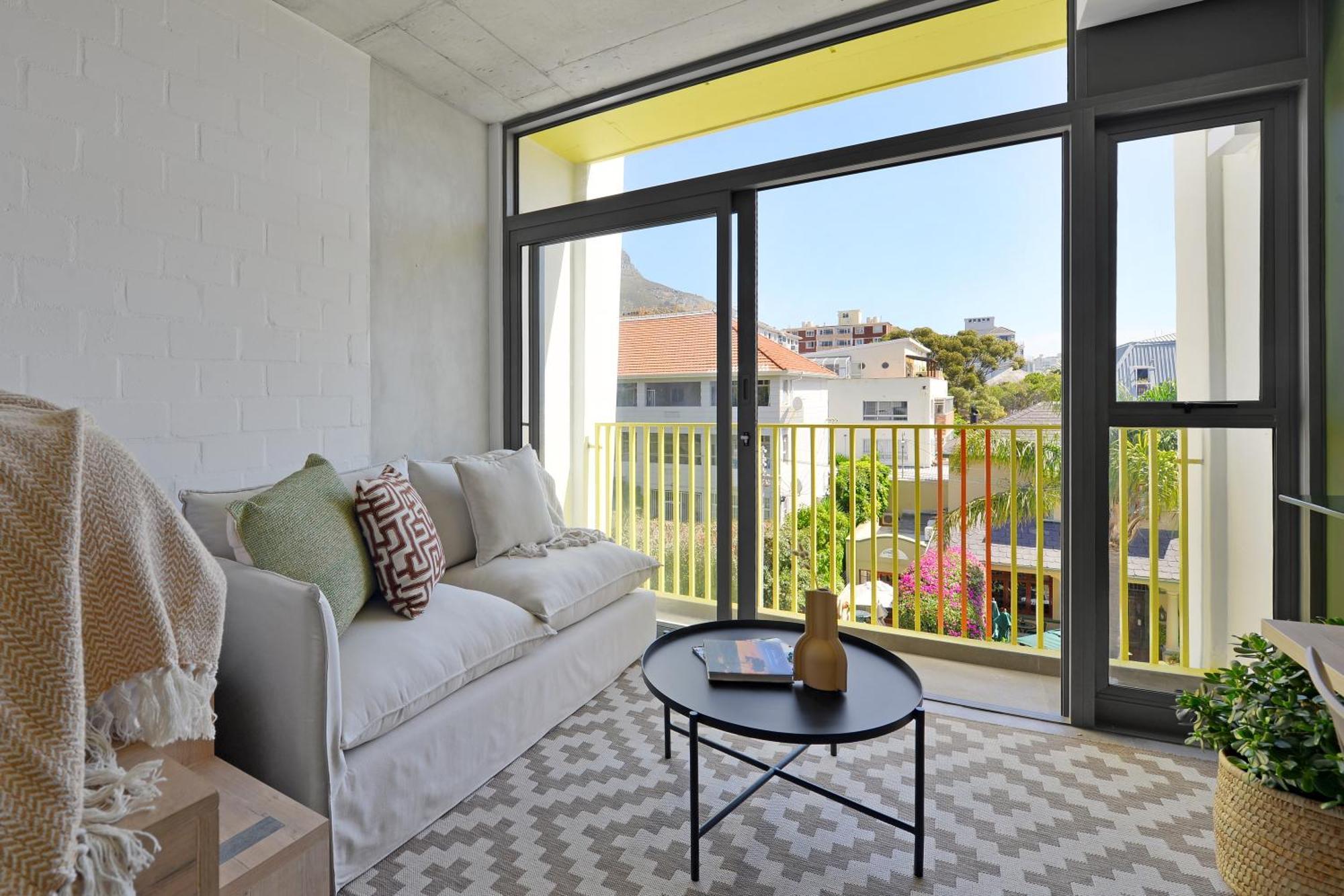 Sixonn By Fluent - Serviced Apartments Cape Town Room photo
